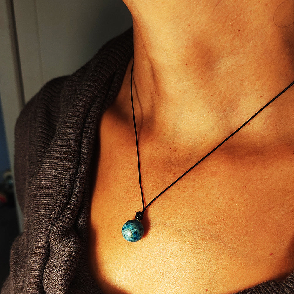 Colgante Bolita de Piedra de Apatita Azul