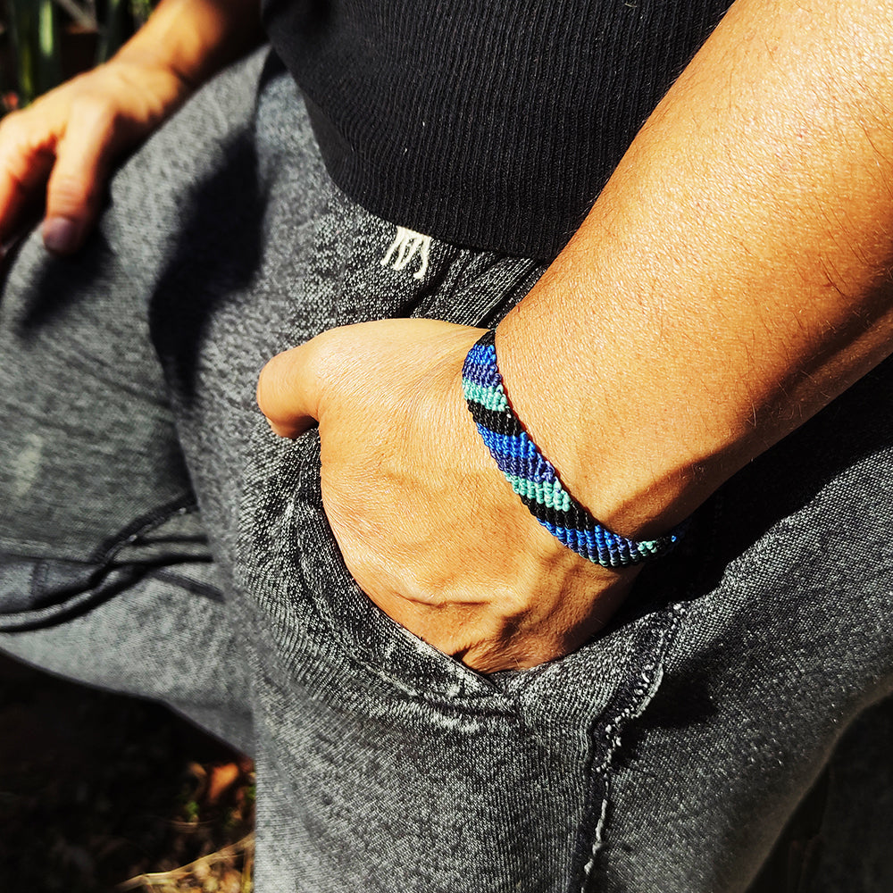 Pulsera plana hilo a rayas Noche