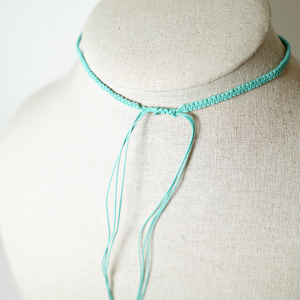 Collar de Macramé Plano con Piedra Aventurina