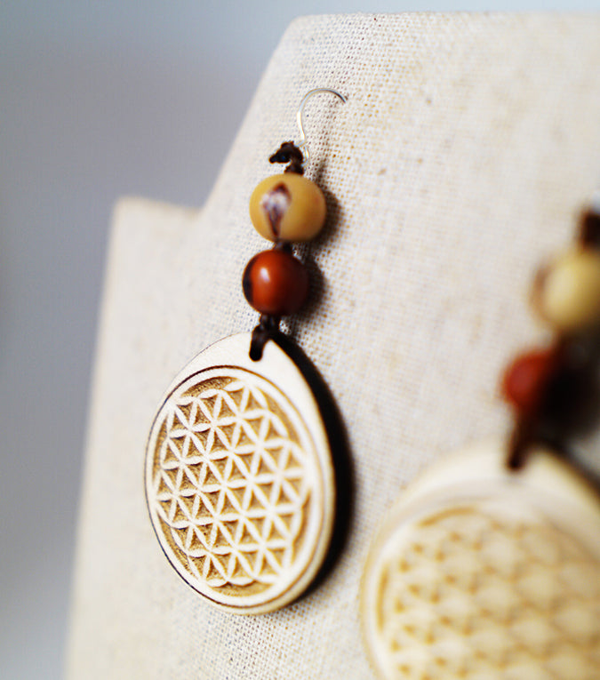 Pendientes Flor de la Vida Bolitas Madera Arce Trinity