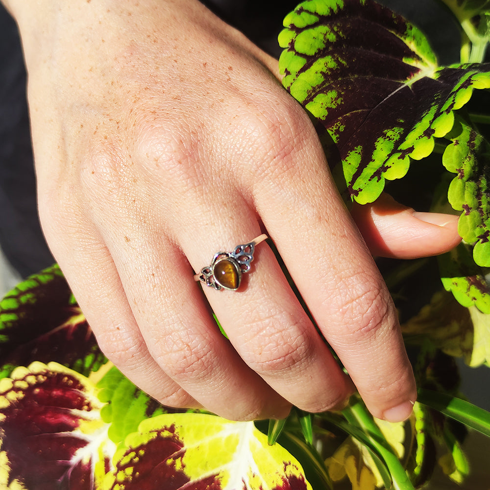 Anillo Alado con Piedra de Ojo de Tigre