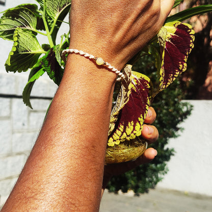Pulsera macramé entorchada con piedra cuarzo