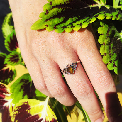 Anillo Alado con Piedra de Ojo de Tigre