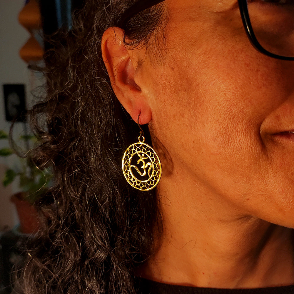 Pendientes Metal Grandes con Símbolo Om