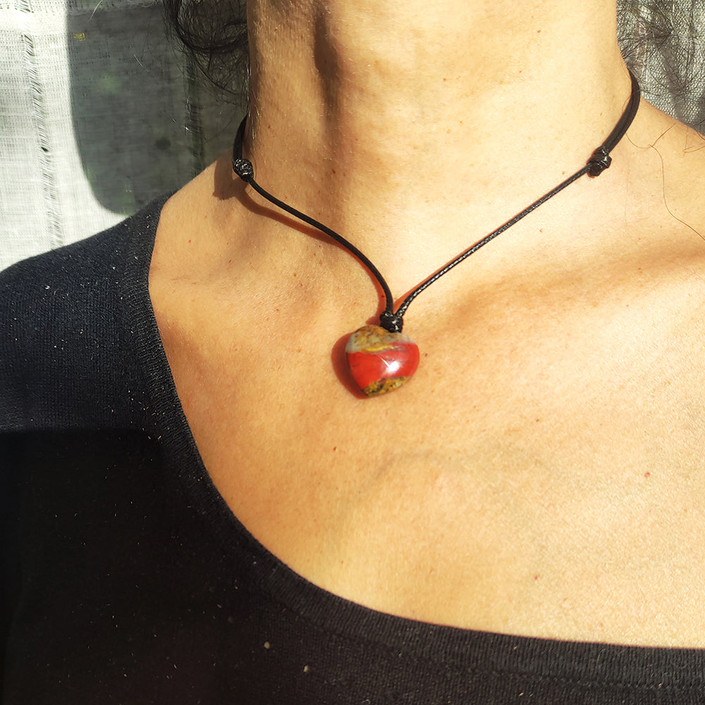 Colgante Corazón de Piedra de Jaspe Rojo