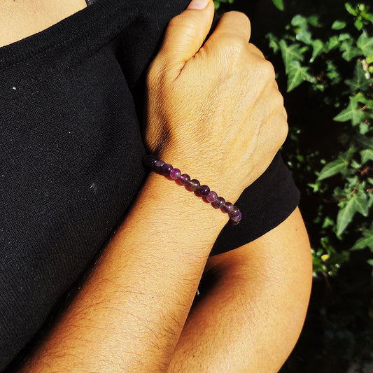 Pulsera de piedras de Amatista