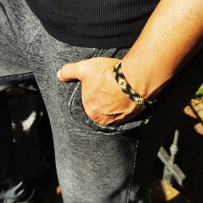 Pulsera plana hilo rombos 3 colores