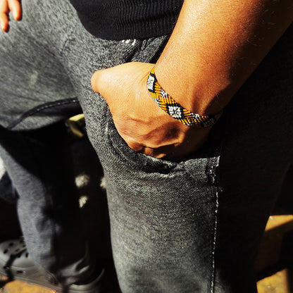 Pulsera plana hilo rombos 4 colores