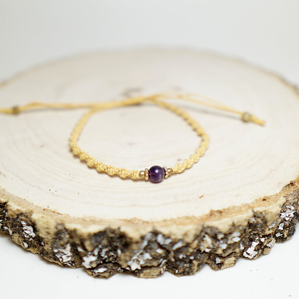 Pulsera macramé entorchada con piedra amatista