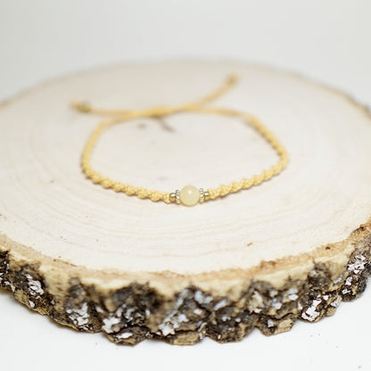 Pulsera macramé entorchada con piedra cuarzo