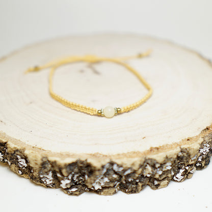 Pulsera macramé fina con piedra cuarzo