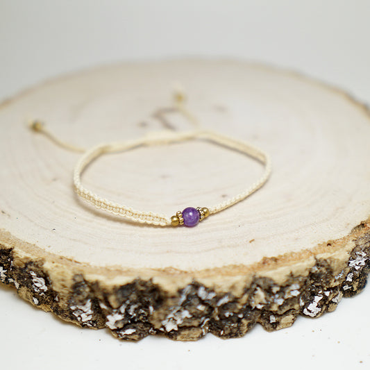 Pulsera macramé fina con piedra amatista