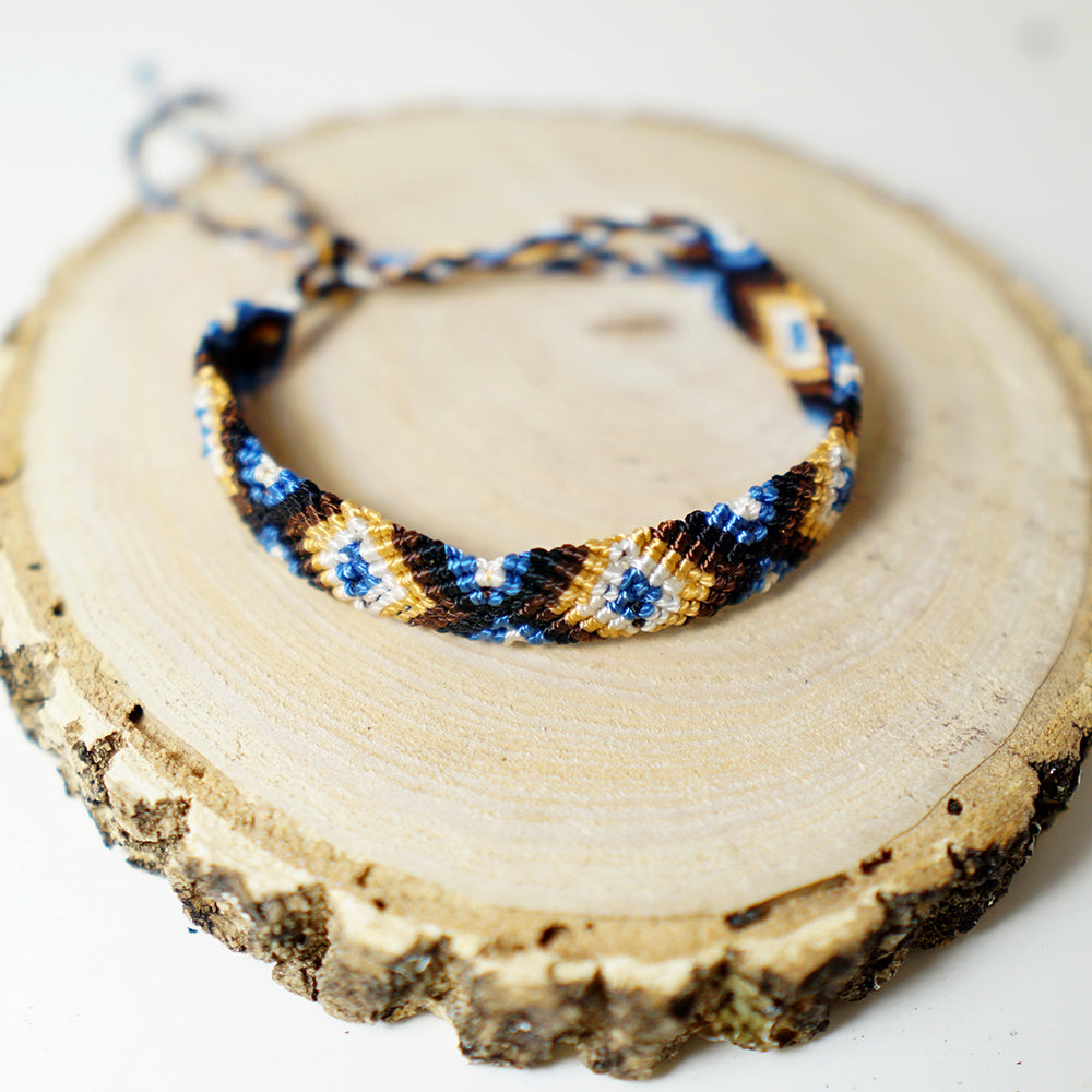 Pulsera plana hilo 5 colores luz