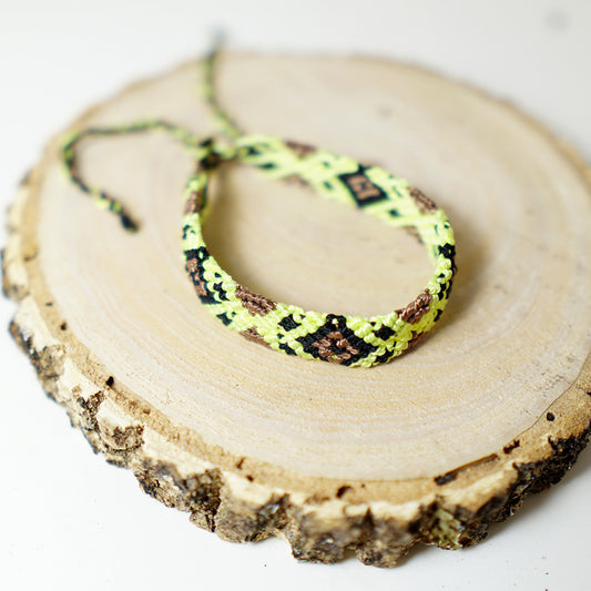 Pulsera plana hilo 3 colores vibrantes