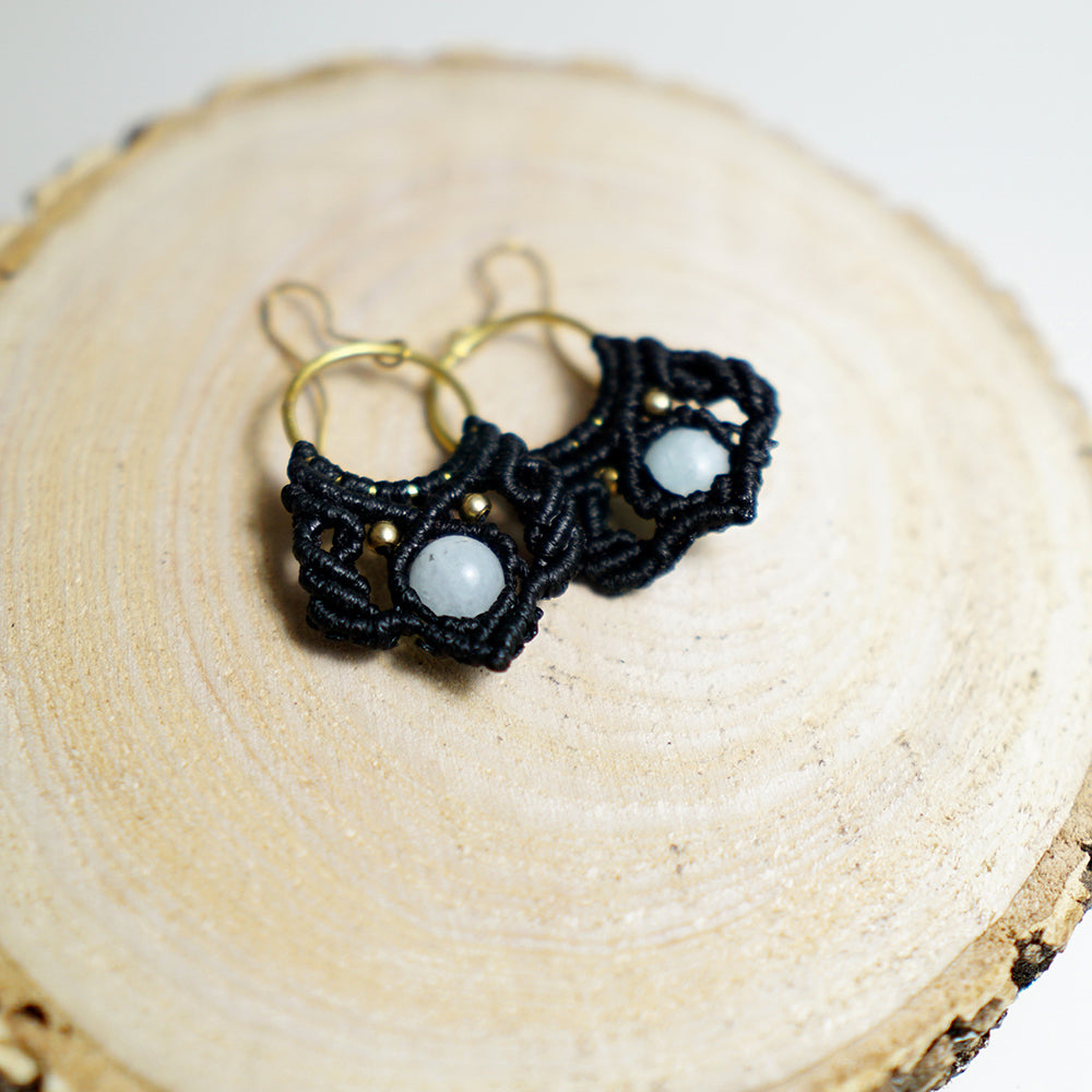 Pendientes de Macramé Hojas con Piedra Larimar