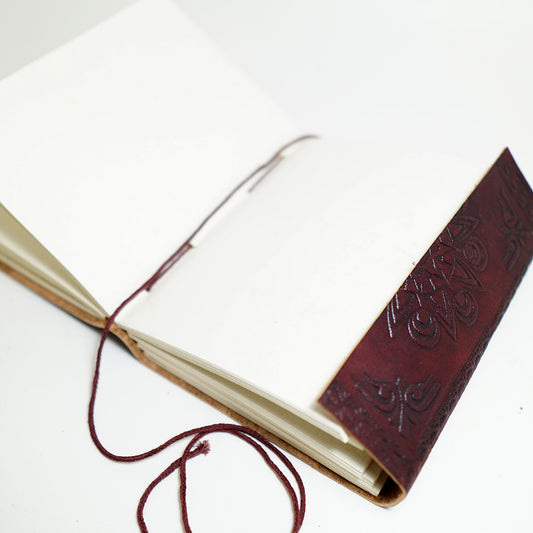 Cuaderno de Cuero con Triqueta Celta