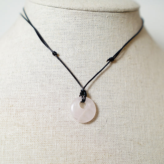 Colgante con Donut de Piedra de Cuarzo Rosa