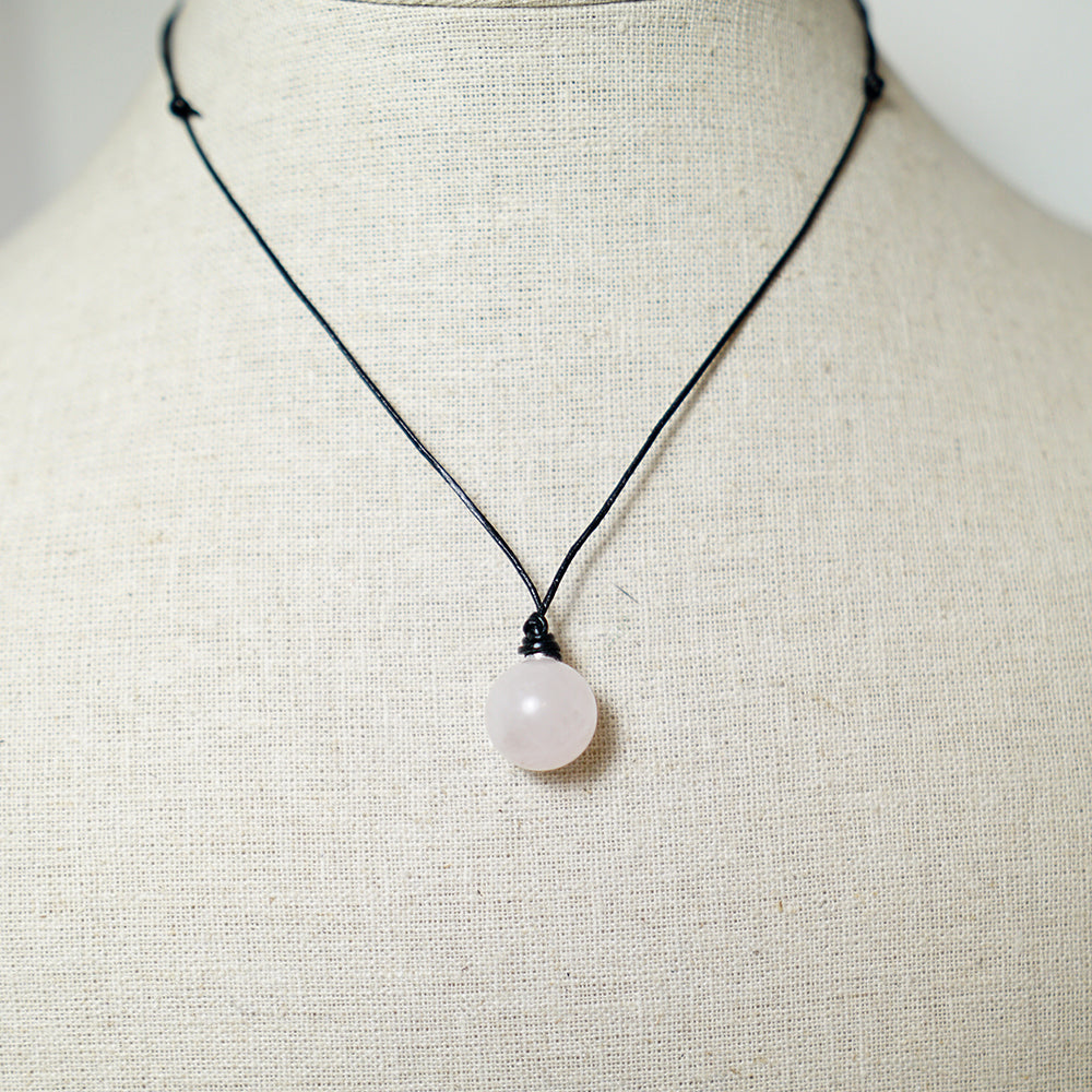 Colgante Bolita de Piedra de Cuarzo Rosa