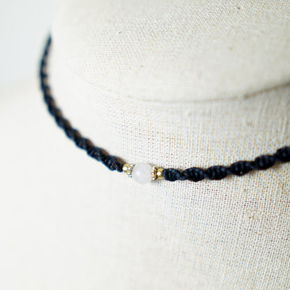 Collar de Macramé Entorchado con Piedra Cuarzo