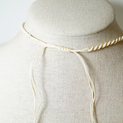 Collar de Macramé Entorchado con Piedra Cuarzo