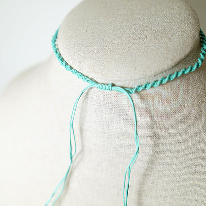 Collar de Macramé Entorchado con Piedra Turquesa