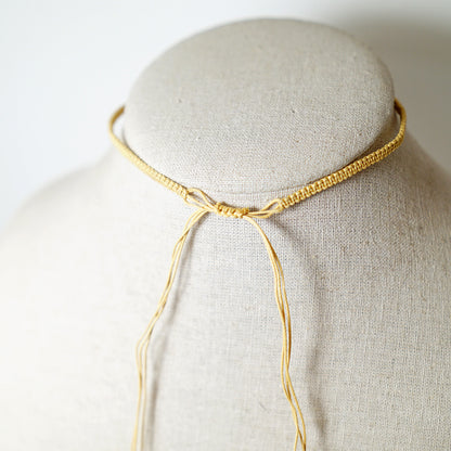 Collar de Macramé Plano con Piedra Cuarzo Citrino