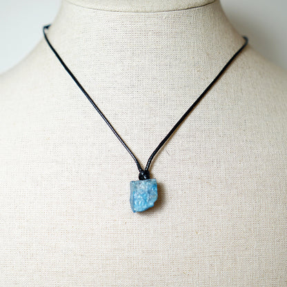 Colgante con Piedra de Lapislázuli en Bruto