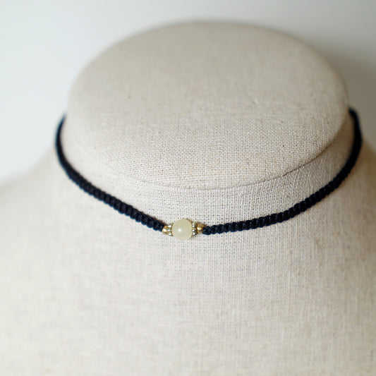 Collar de Macramé Plano con Piedra Cuarzo Citrino