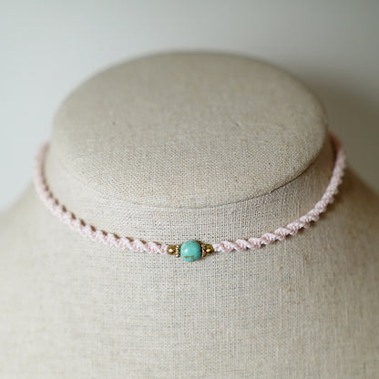 Collar de Macramé Entorchado con Piedra Turquesa