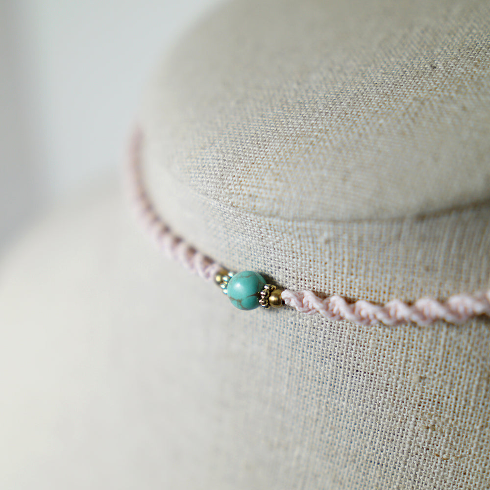 Collar de Macramé Entorchado con Piedra Turquesa