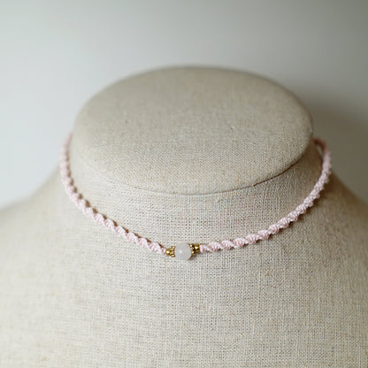 Collar de Macramé Entorchado con Piedra Cuarzo