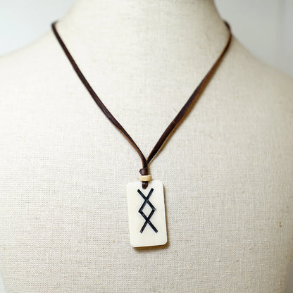 Colgante de Hueso con Runa Inguz